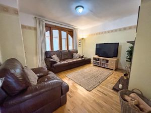 Photo 16- click for photo gallery